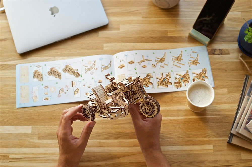 Ugears – Motorrad Scrambler Ugr - 10 Bike | 3D Holzpuzzle - Lama Welt