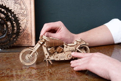 Ugears – Motorrad Vm - 02 Bike | 3D Holzpuzzle - Lama Welt
