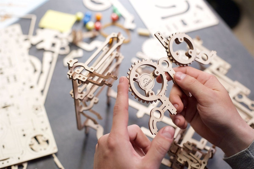 Ugears – Murmel - Kettenbahn Mechanische Murmelstrecke | 3D Holzpuzzle - Lama Welt