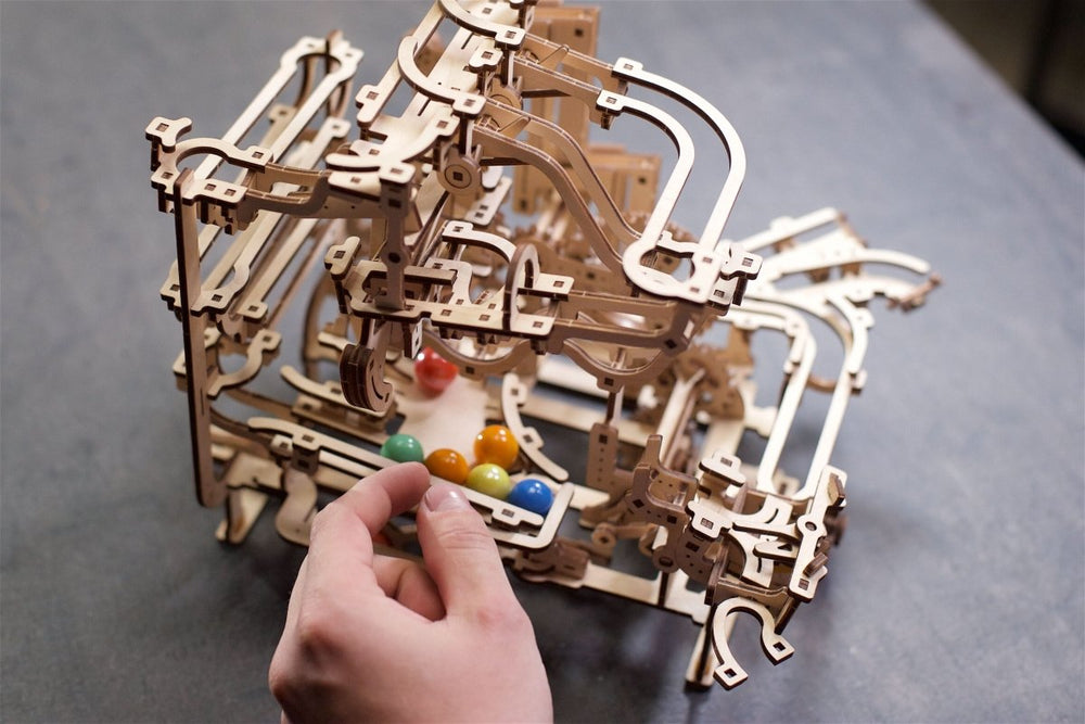 Ugears – Murmel - Kettenbahn Mechanische Murmelstrecke | 3D Holzpuzzle - Lama Welt