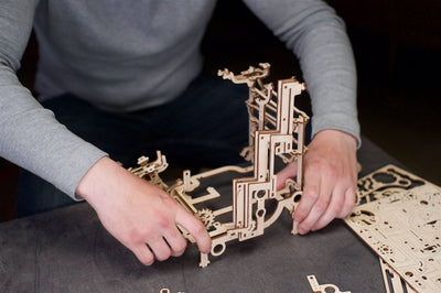 Ugears – Murmel - Kettenbahn Mechanische Murmelstrecke | 3D Holzpuzzle - Lama Welt