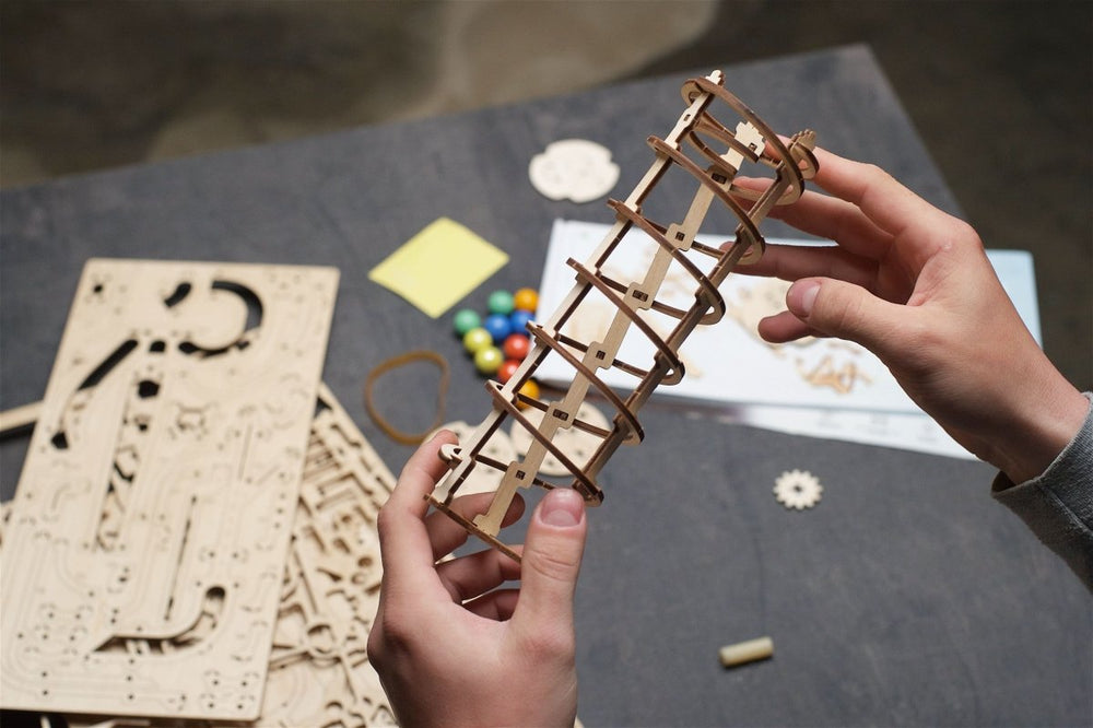 Ugears – Murmelbahn Mit Spiralaufzug Kugelbahn | 3D Holzpuzzle - Lama Welt