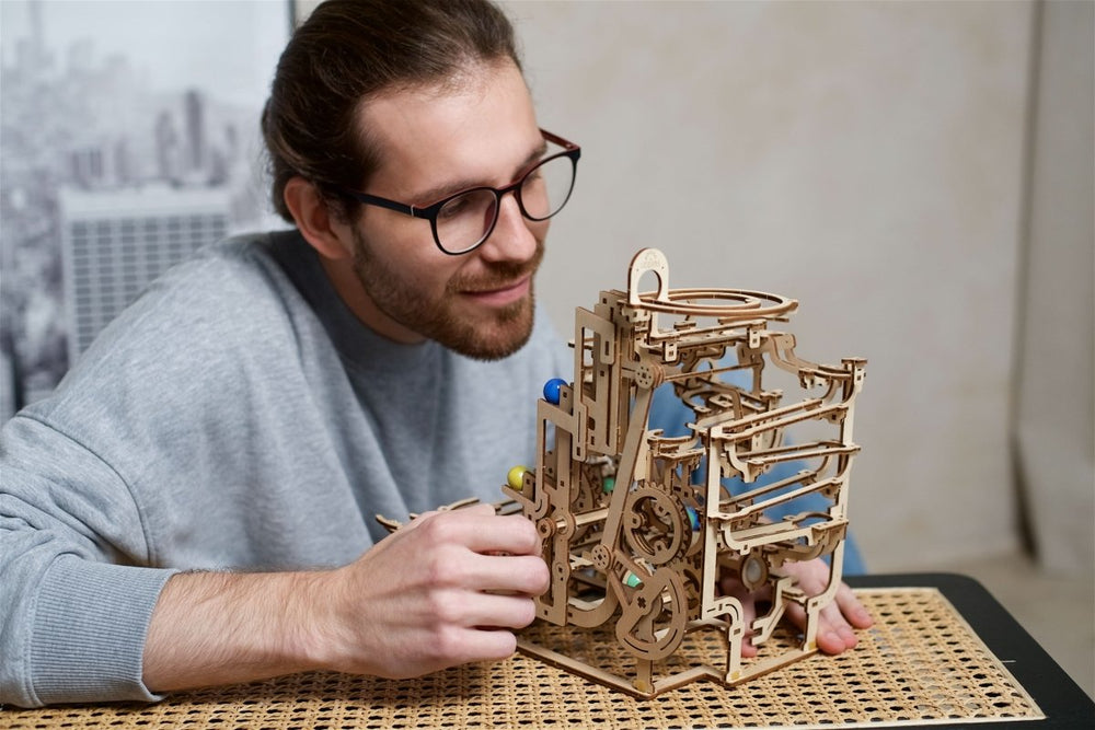 Ugears – Murmelbahn Mit Stufenwinde Modulare Kugelbahn | 3D Holzpuzzle - Lama Welt