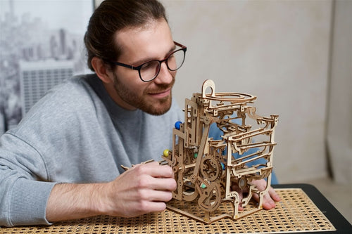 Ugears – Murmelbahn Mit Stufenwinde Modulare Kugelbahn | 3D Holzpuzzle - Lama Welt