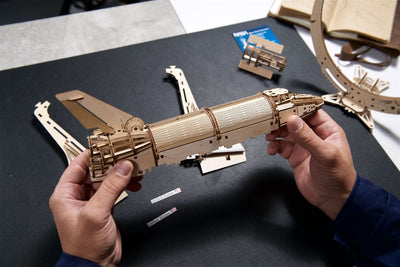 Ugears – Nasa - Raumfähre Discovery Shuttle | 3D Holzpuzzle - Lama Welt
