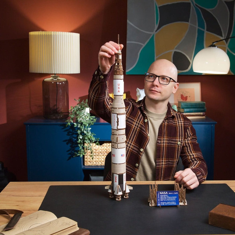 Ugears – Nasa Saturn V Raumfahrtrakete | 3D Holzpuzzle - Lama Welt