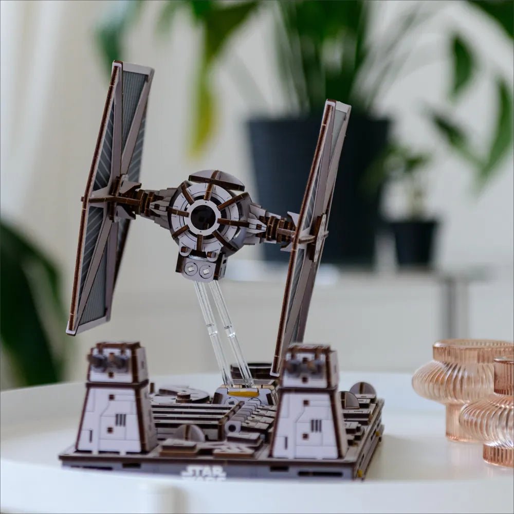 Ugears | Raumjäger „Star Wars TIE Fighter™“ | 3D Holzpuzzle - Lama Welt