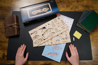 Ugears – Roadster Mk3 2,5D Fahrzeug - Modell | 3D Holzpuzzle - Lama Welt