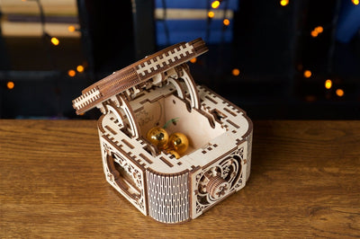 Ugears – Schatztruhe Aufbewahrungsbox | 3D Holzpuzzle - Lama Welt