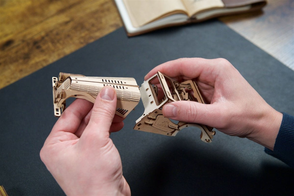 Ugears – Sportwagen Flinke Maus Rennauto | 3D Holzpuzzle - Lama Welt