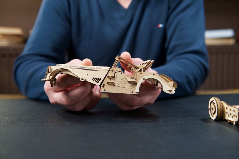 Ugears – Sportwagen Flinke Maus Rennauto | 3D Holzpuzzle - Lama Welt