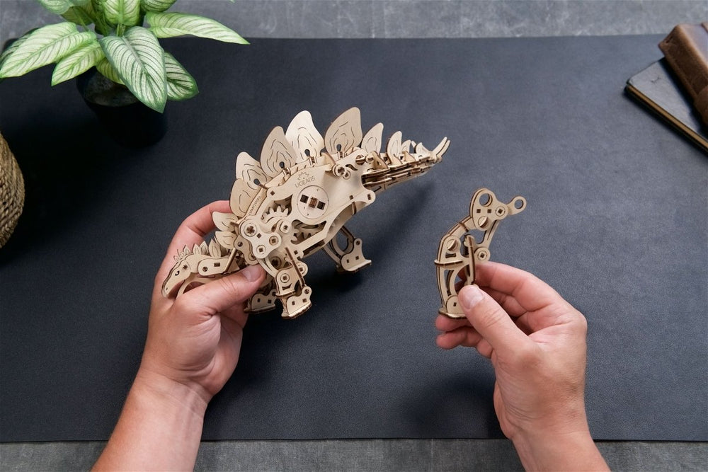 Ugears – Stegosaurus Dinosaurier | 3D Holzpuzzle - Lama Welt