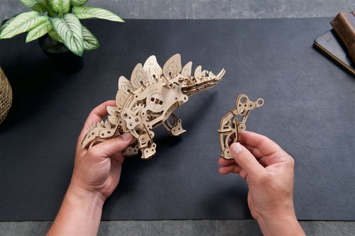 Ugears – Stegosaurus Dinosaurier | 3D Holzpuzzle - Lama Welt
