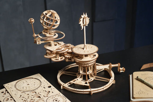 Ugears – Tellurion Astronomisches Demonstrationsmodell | 3D Holzpuzzle - Lama Welt