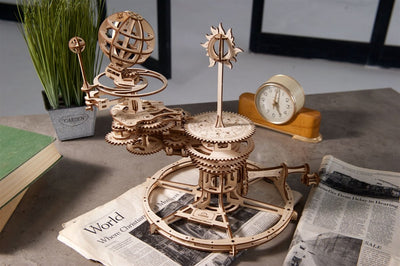 Ugears – Tellurion Astronomisches Demonstrationsmodell | 3D Holzpuzzle - Lama Welt