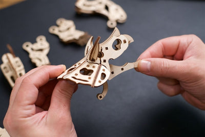 Ugears – Triceratops Dinosaurier | 3D Holzpuzzle - Lama Welt