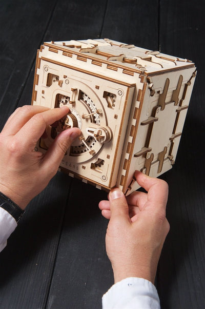 Ugears – Ugears 3D Puzzle Tresor Holz - Mechanisches Geschenk | 3D Holzpuzzle - Lama Welt