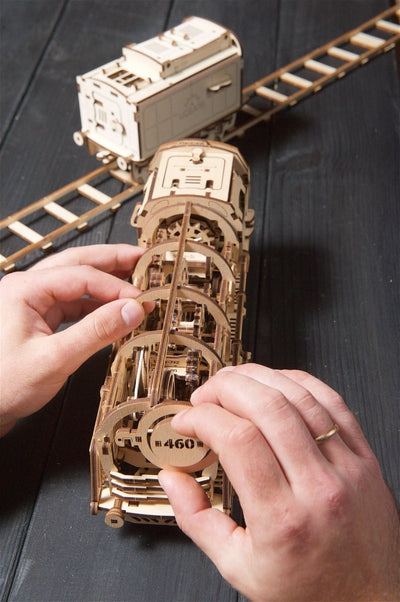 Ugears – Ugears Dampflokomotive Holzbausatz – 3D Modellbausatz Aus Holz | 3D Holzpuzzle - Lama Welt