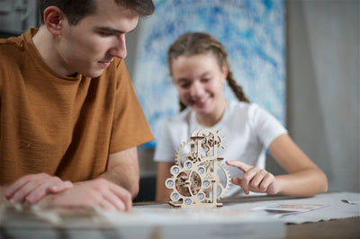 Ugears – Ugears Dynamometer Luftdruck - Anzeiger Bausatz Aus Holz | 3D Holzpuzzle - Lama Welt