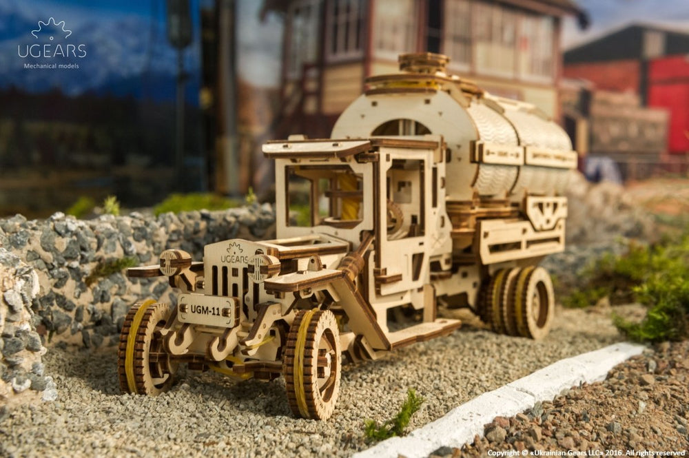 Ugears – Ugears Lkw Tankwagen Holzbausatz – 3D Modell Bausatz | 3D Holzpuzzle - Lama Welt