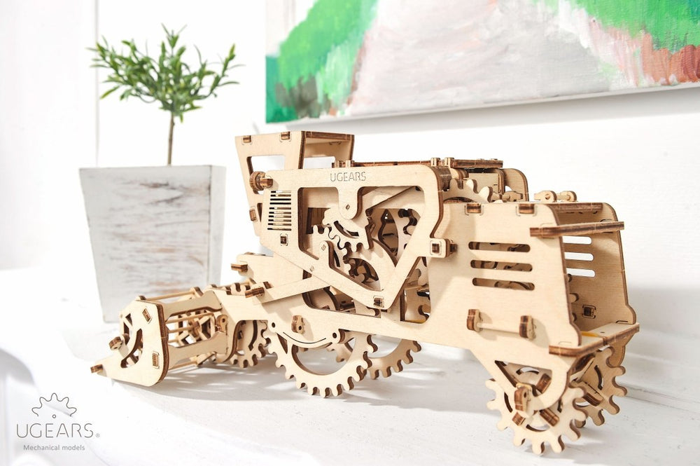 Ugears – Ugears Mähdrescher Holz Modellbausatz – 3D Puzzle | 3D Holzpuzzle - Lama Welt