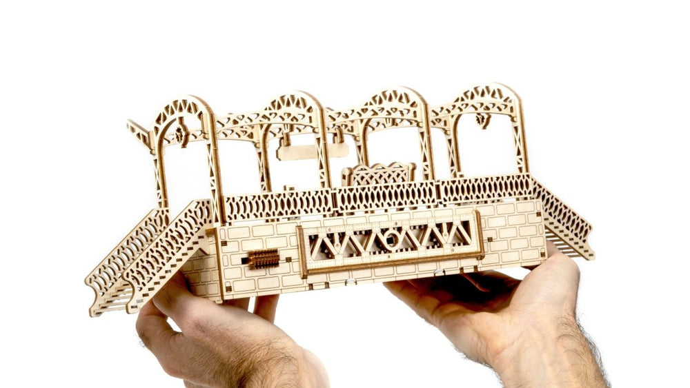 WOODEN.CITY – Bahnhof | 3D Holzpuzzle - Lama Welt