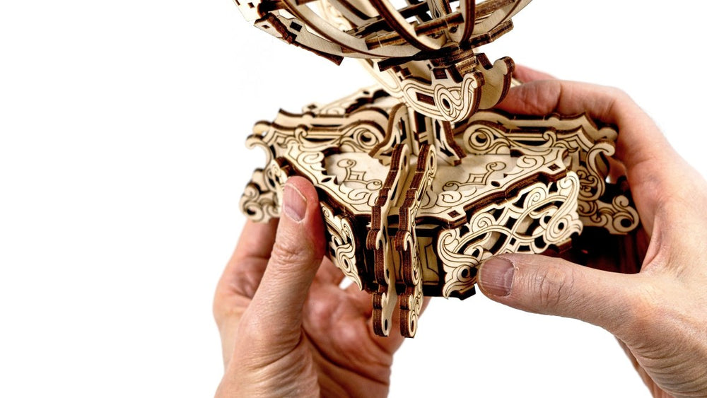 WOODEN.CITY – Globus | 3D Holzpuzzle - Lama Welt