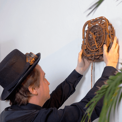 Wooden.City l Gear Globe Wanduhr l 3D Holzpuzzle - Lama Welt