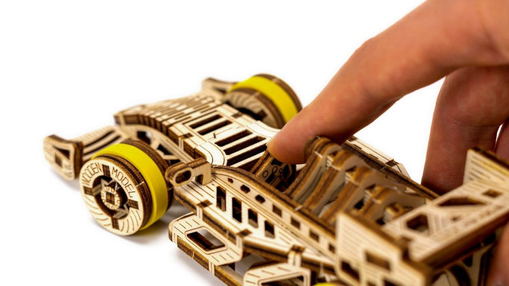 WOODEN.CITY – Rennwagen | 3D Holzpuzzle - Lama Welt
