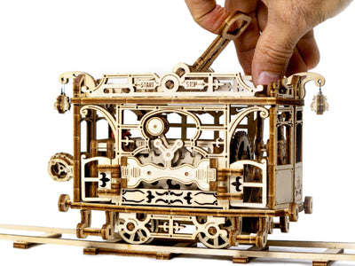 WOODEN.CITY – Straßenbahn Mit Gleisen | 3D Holzpuzzle - Lama Welt